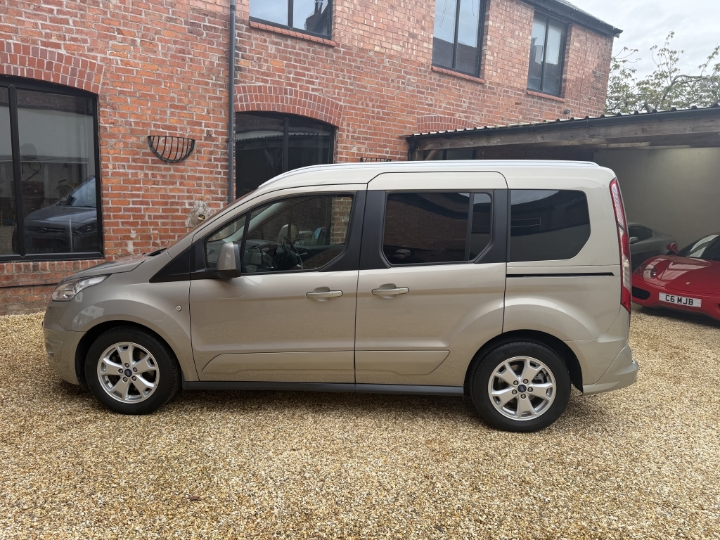 Ford Tourneo Connect Mpv 1.5 Titanium Tdci Silver #2
