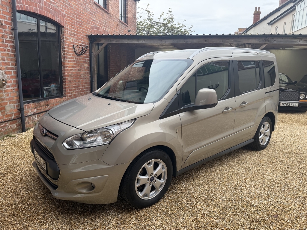 Ford Tourneo Connect Mpv 1.5 Titanium Tdci Silver