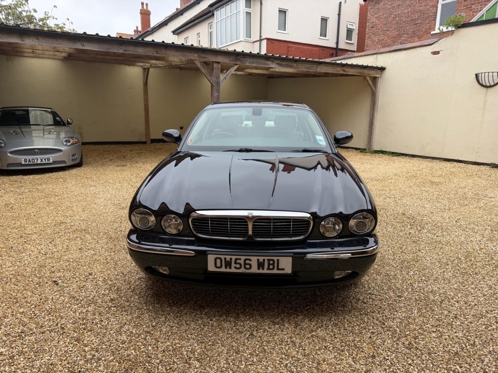 Jaguar XJ Saloon 3.0 V6 Sovereign Black #2