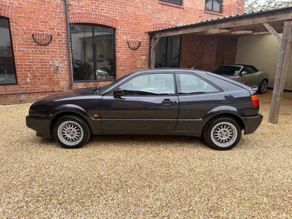 Volkswagen Corrado Hatchback 2.0 16V Black #2