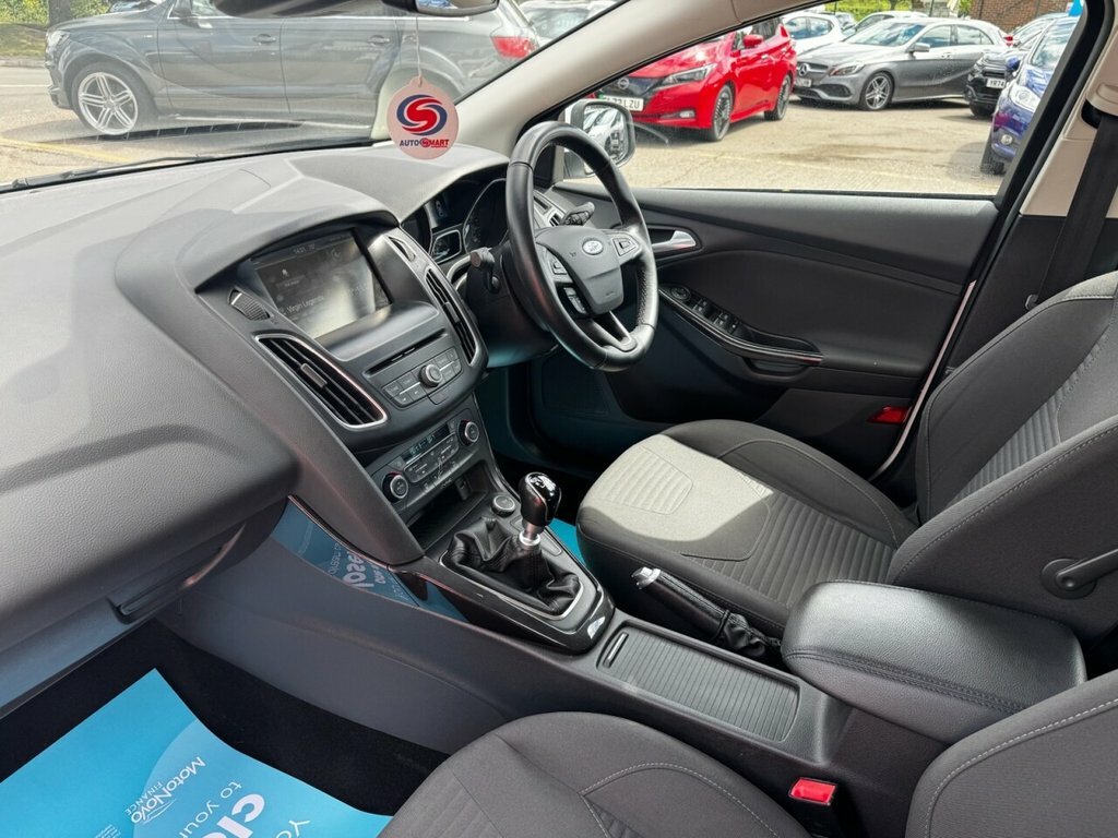 Ford Focus 1.5L Titanium OU15ZPZ White #3