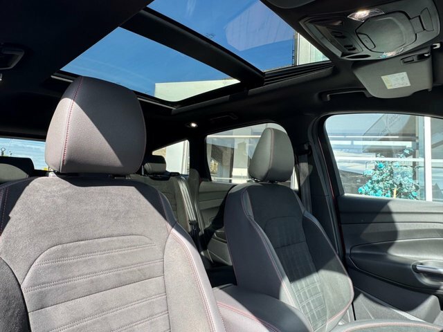 Ford Kuga 2.0 Tdci Ecoblue St-line ET19NMO Red #2