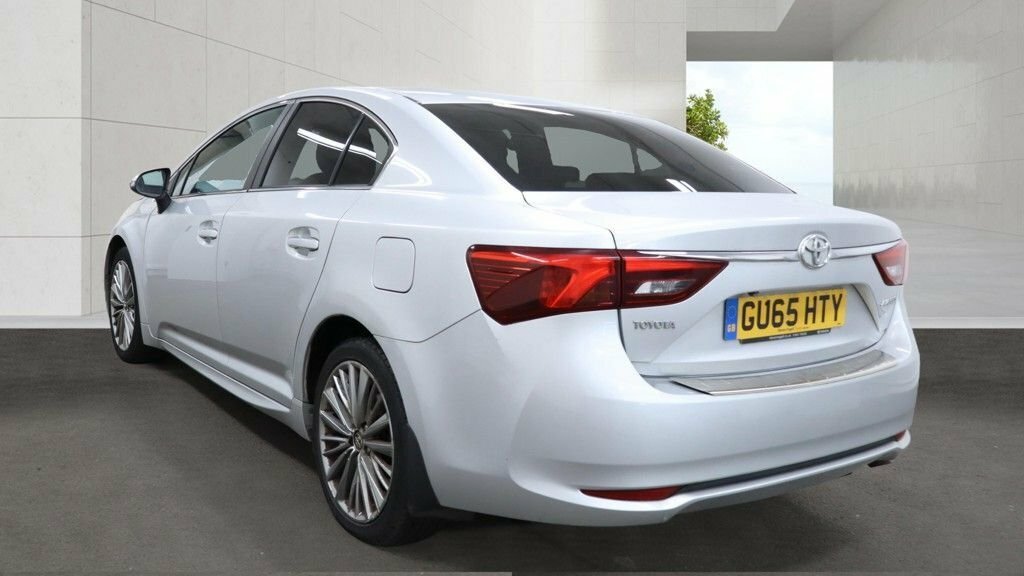 Toyota Avensis 2L Excel Silver #3