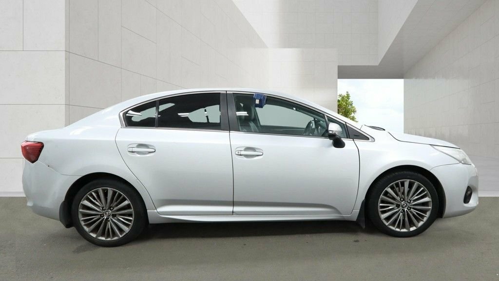 Toyota Avensis 2L Excel Silver #5