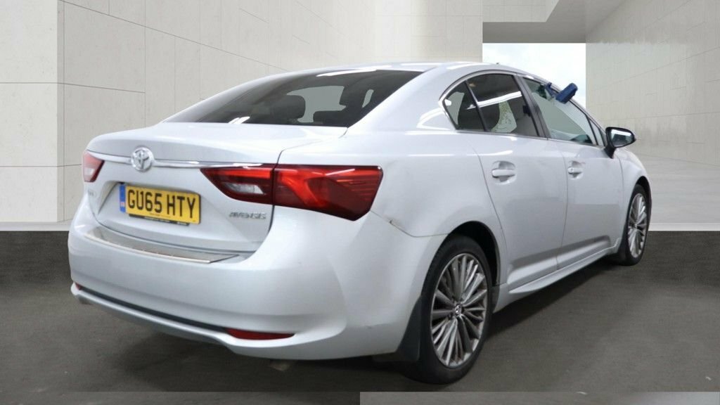 Toyota Avensis 2L Excel Silver #4