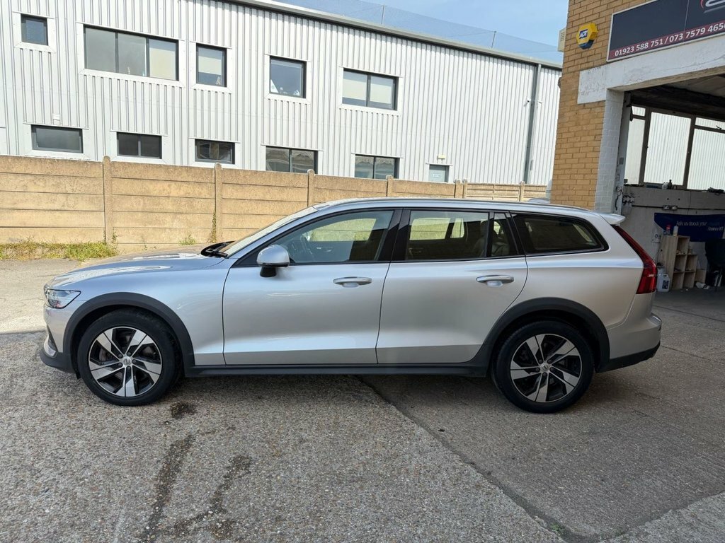 Volvo V60 Cross Country 2L Null DV70NTF Silver #5