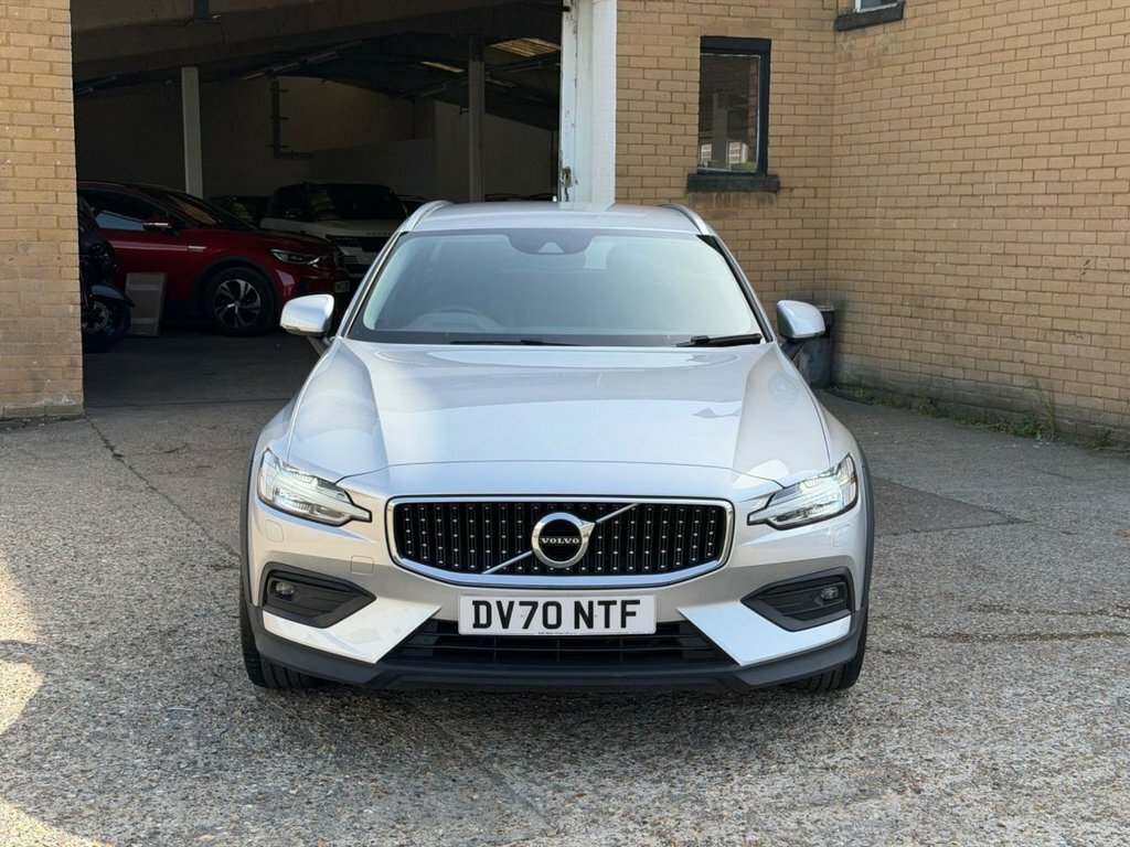 Volvo V60 Cross Country 2L Null DV70NTF Silver #3