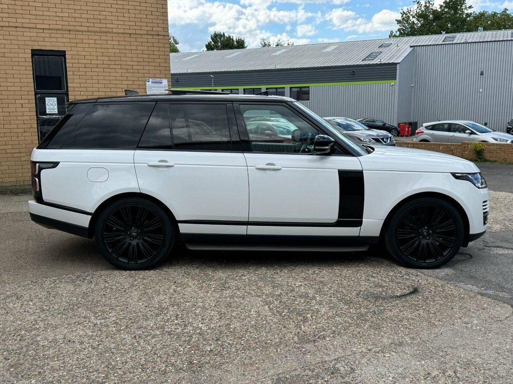 Land Rover Range Rover 3L Vogue BK71NPJ White #4
