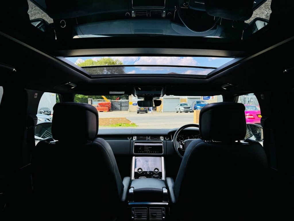 Land Rover Range Rover 3L Vogue BK71NPJ White #2