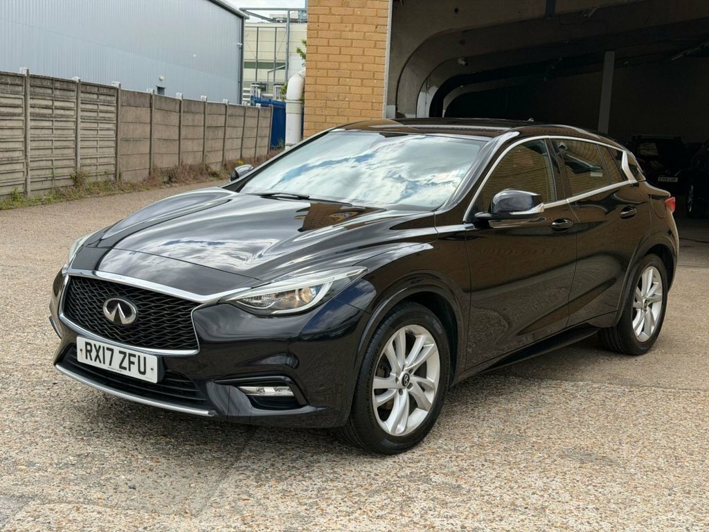 Infiniti Q30 1.5L Se RX17ZFU Black #4