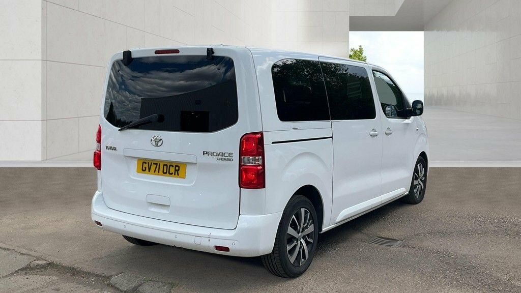 Toyota Proace Verso 2L Family White #4