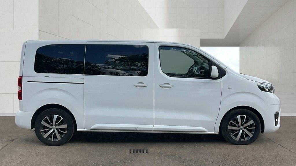 Toyota Proace Verso 2L Family White #2