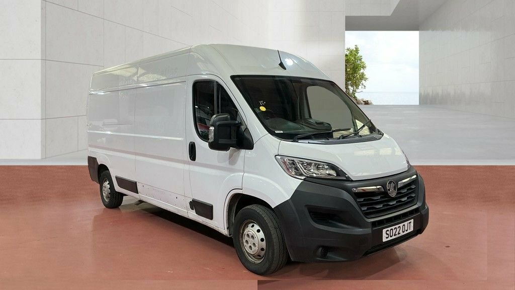 Vauxhall Movano 2.2L Dynamic White