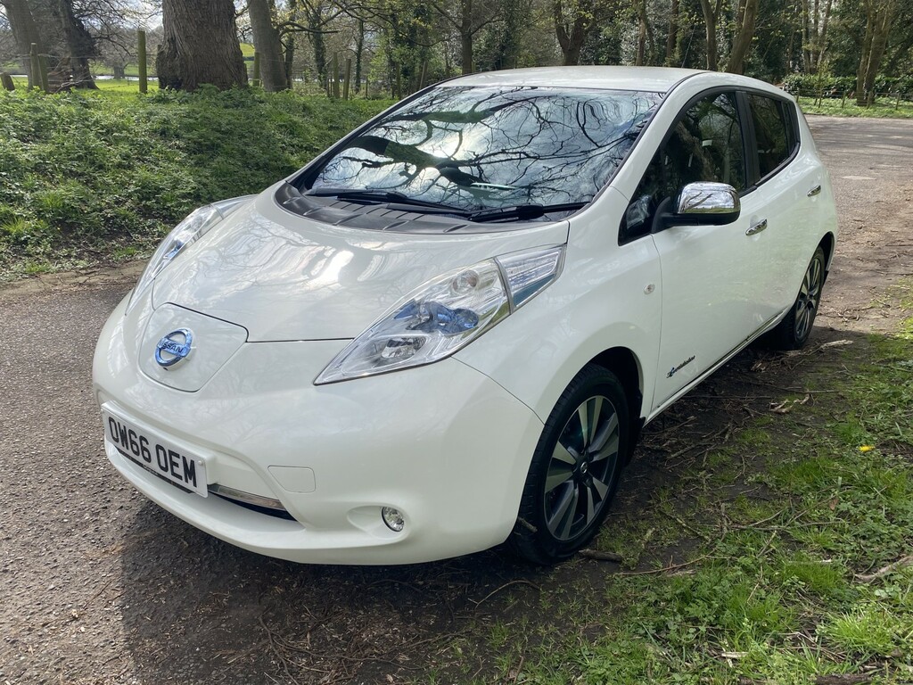 Nissan Leaf Hatchback 30Kwh Tekna 2017 OW66OEM White #5
