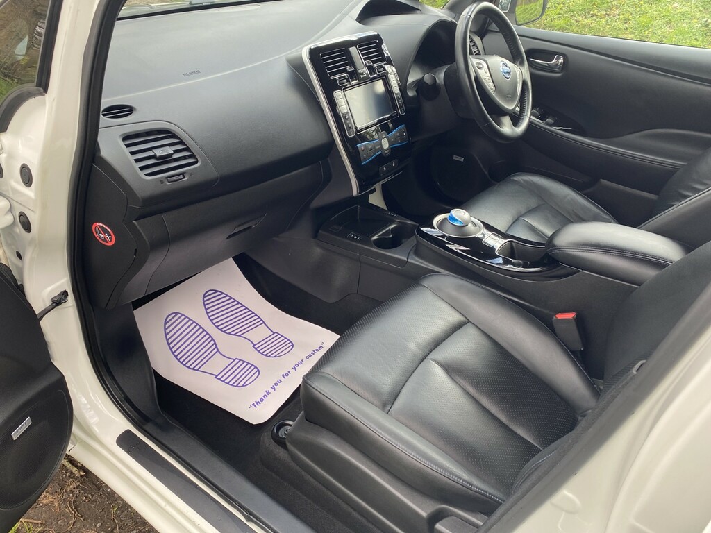 Nissan Leaf Hatchback 30Kwh Tekna 2017 OW66OEM White #6