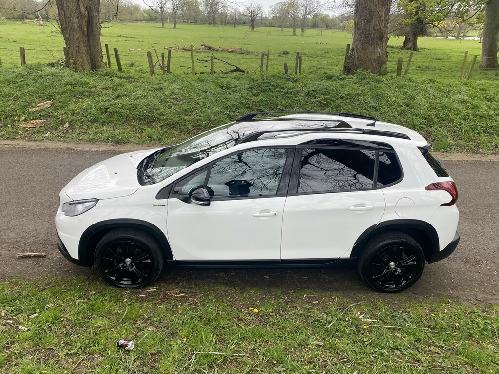 Peugeot 2008 Suv 1.6 Bluehdi Gt Line 2017 YH67BJU White #6