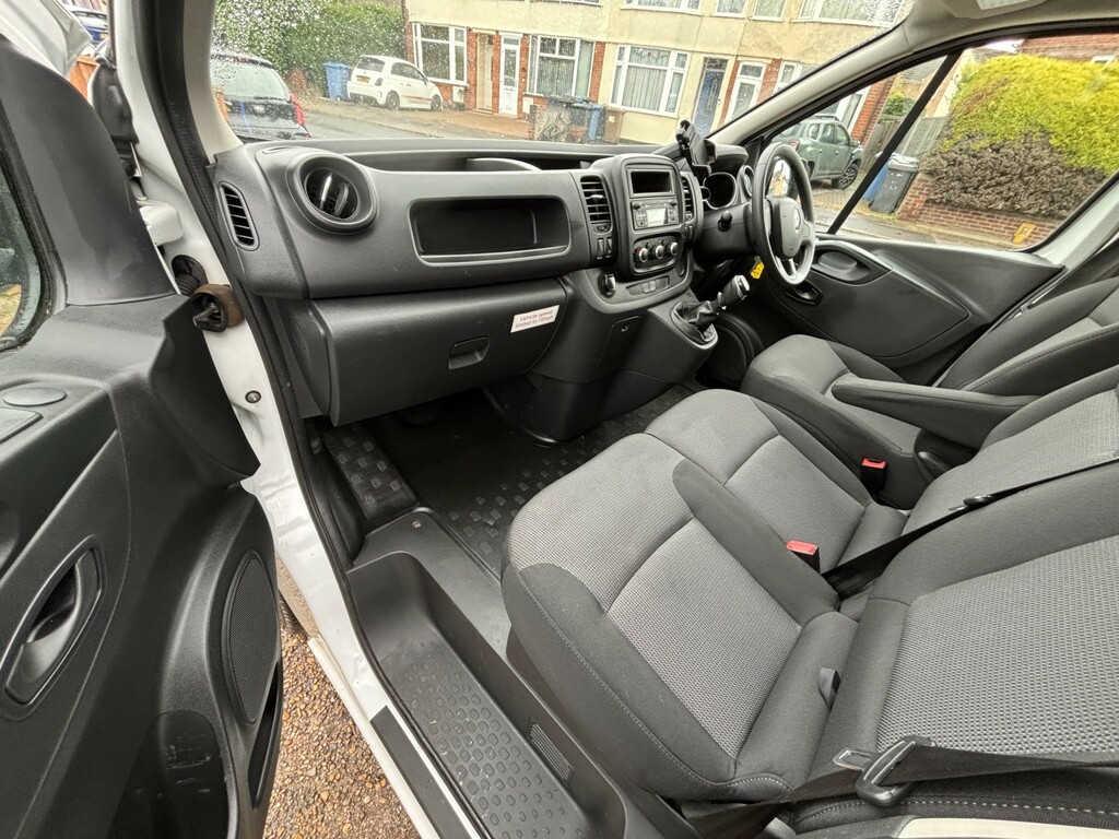 Renault Trafic 2.0 Sl30 Energy Dci 120 Business My19 2020 RO70JHY White #6