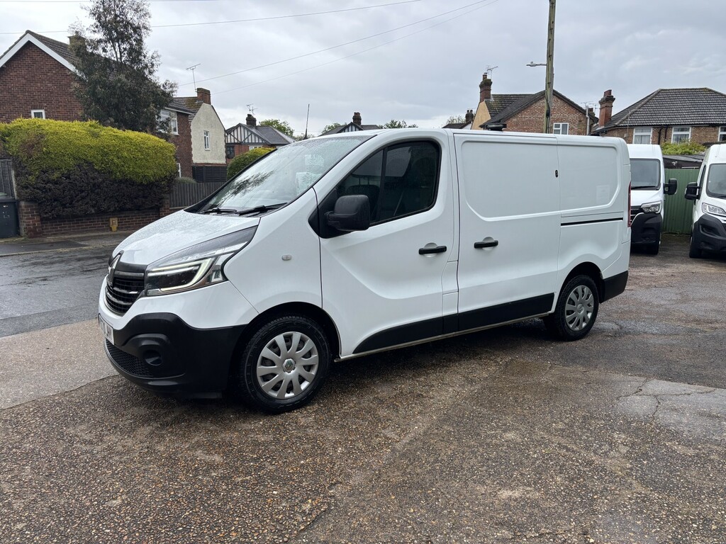 Renault Trafic 2.0 Sl30 Energy Dci 120 Business My19 2020 RO70JHY White #2