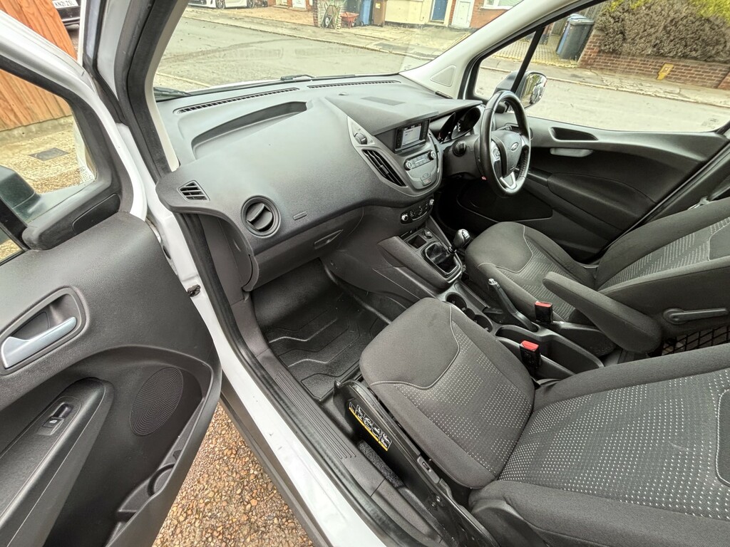 Ford Transit Courier 1.5 Tdci Trend 2019 White #6