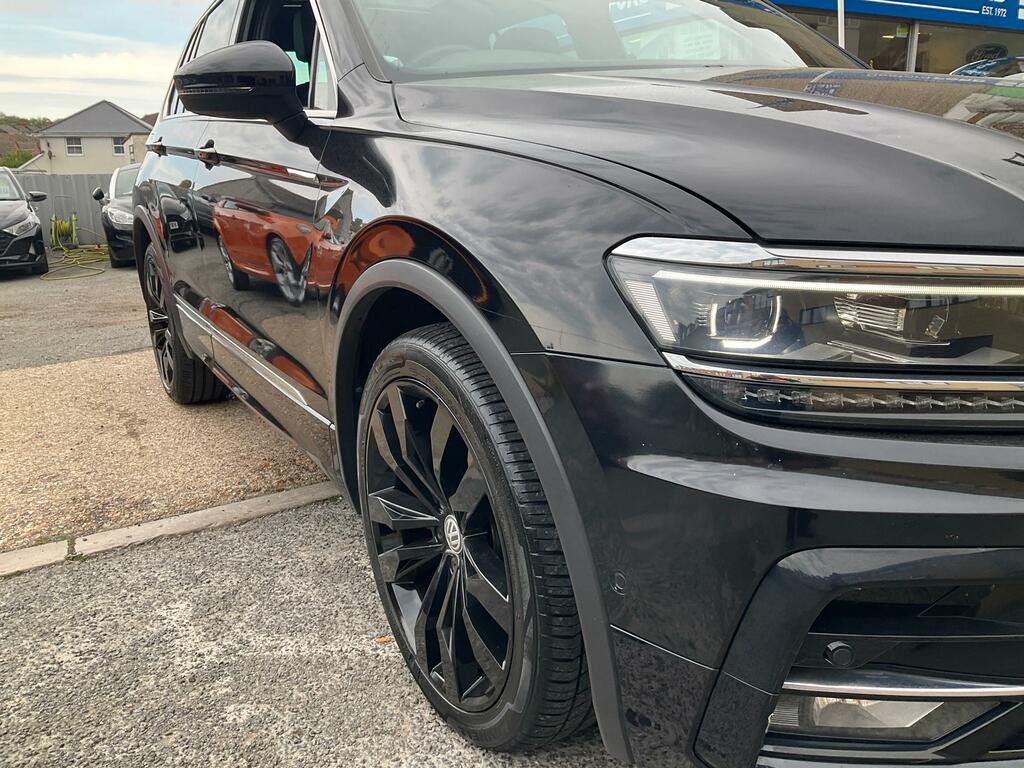 Volkswagen Tiguan 2.0 Tdi R-line Suv 4Motion Euro  Black #3