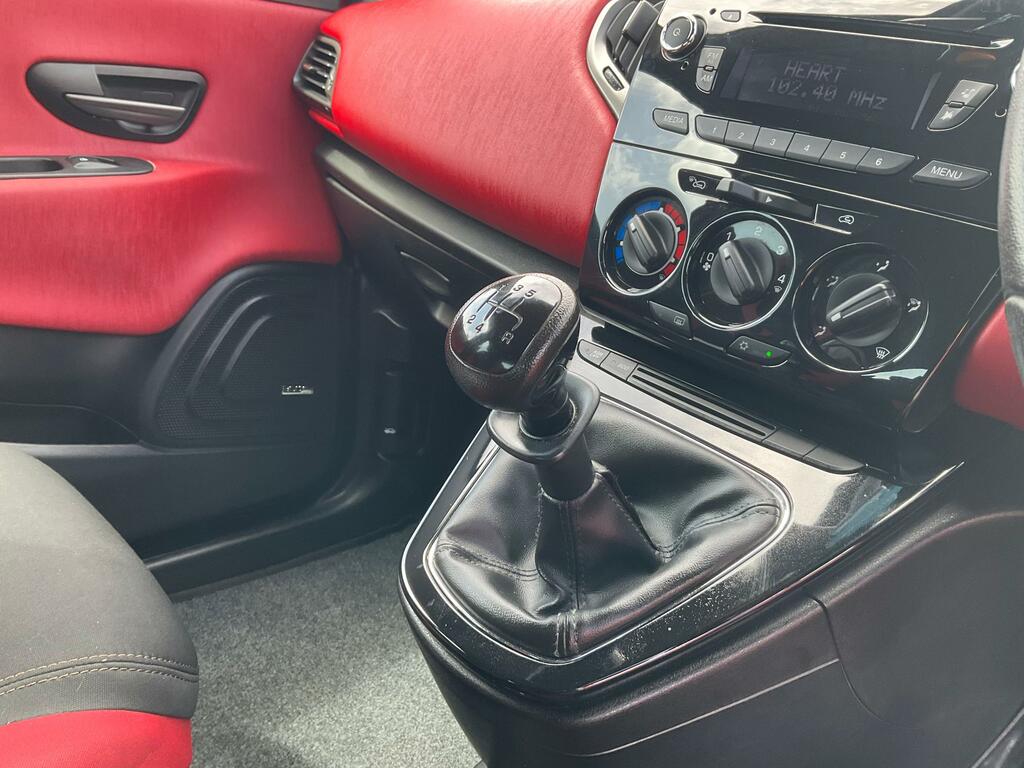 Chrysler Ypsilon #37