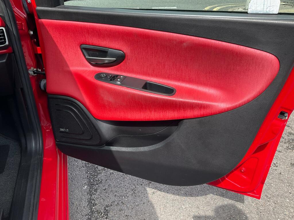 Chrysler Ypsilon #21
