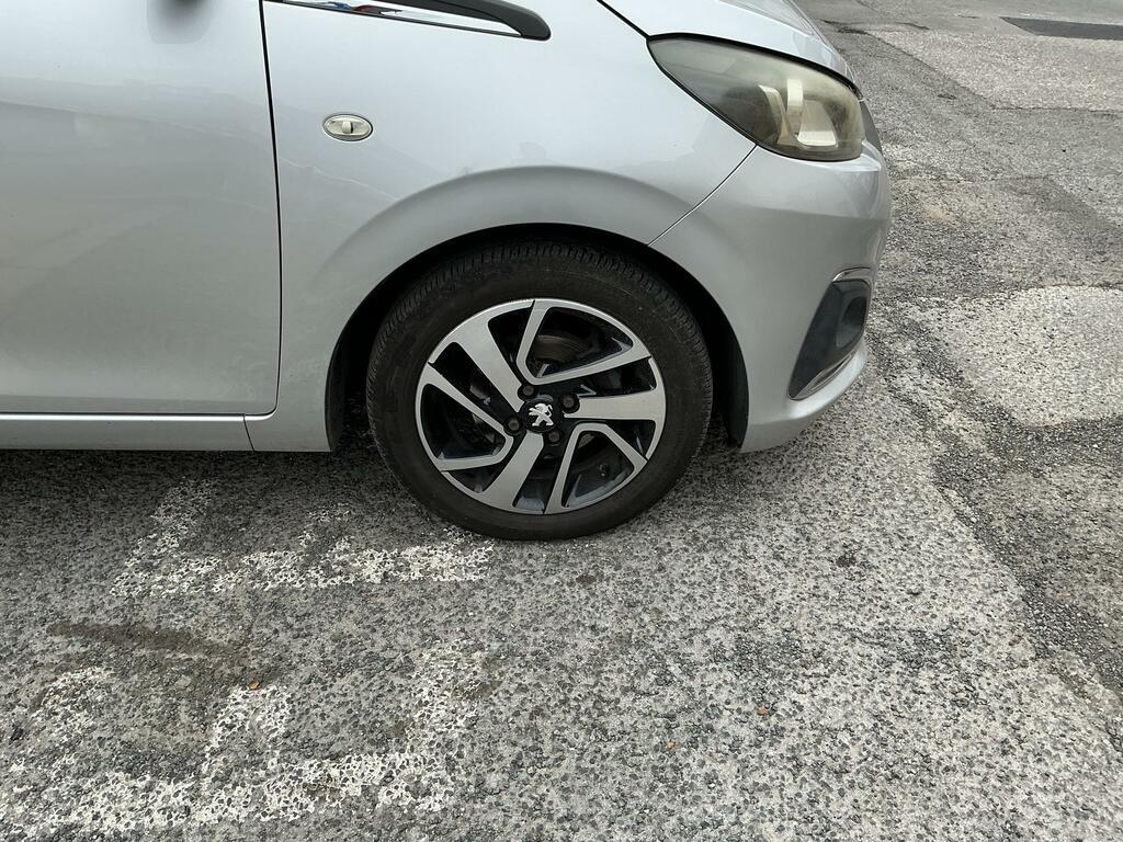 Peugeot 108 1.2 Vti Puretech Allure Top Euro 5  Silver #4