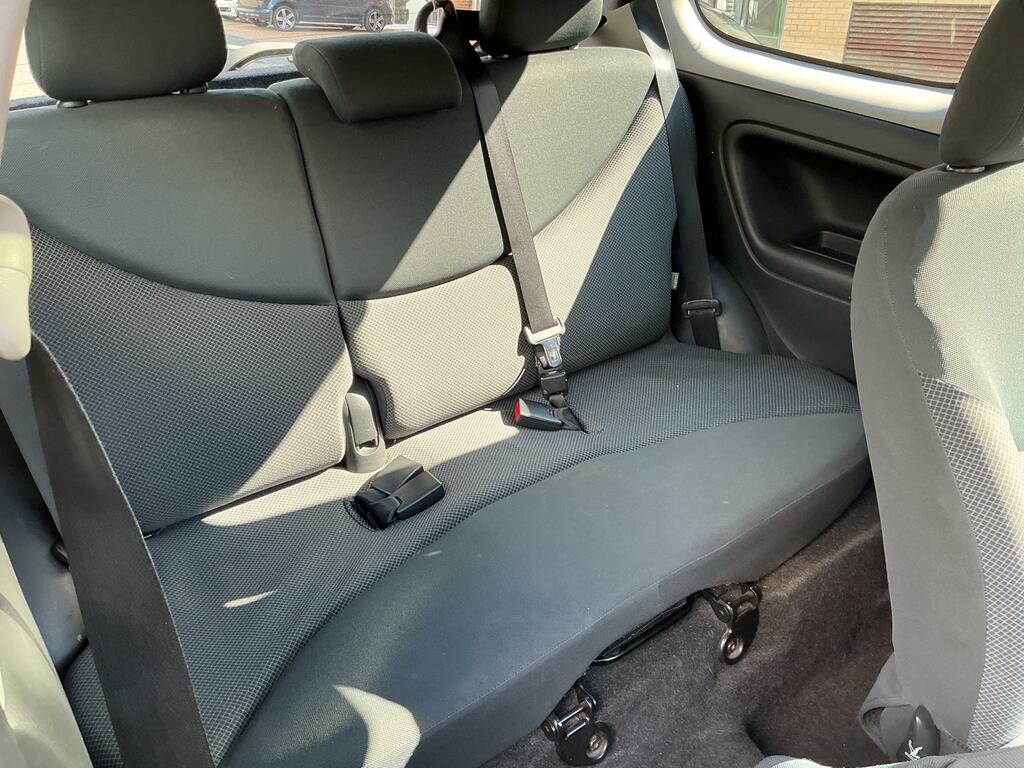Toyota Yaris 1.3 Vvt-i T Spirit - 2004 04 Green #22