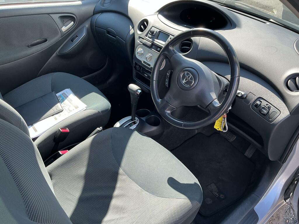 Toyota Yaris 1.3 Vvt-i T Spirit - 2004 04 Green #20