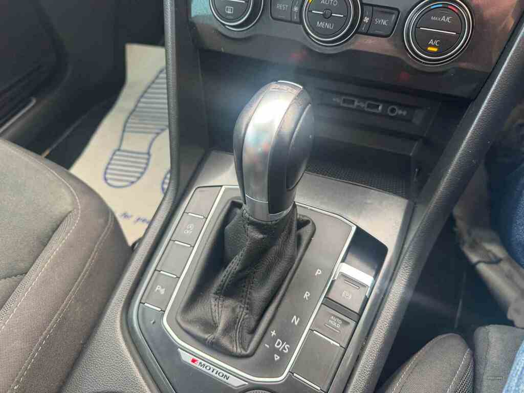 Volkswagen Tiguan 2.0 Tdi 150 4Motion Sel Dsg YY68KHR  #2