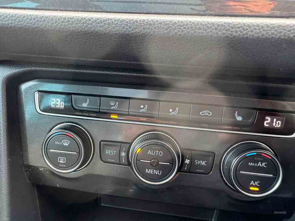 Volkswagen Tiguan 2.0 Tdi 150 4Motion Sel Dsg YY68KHR  #3
