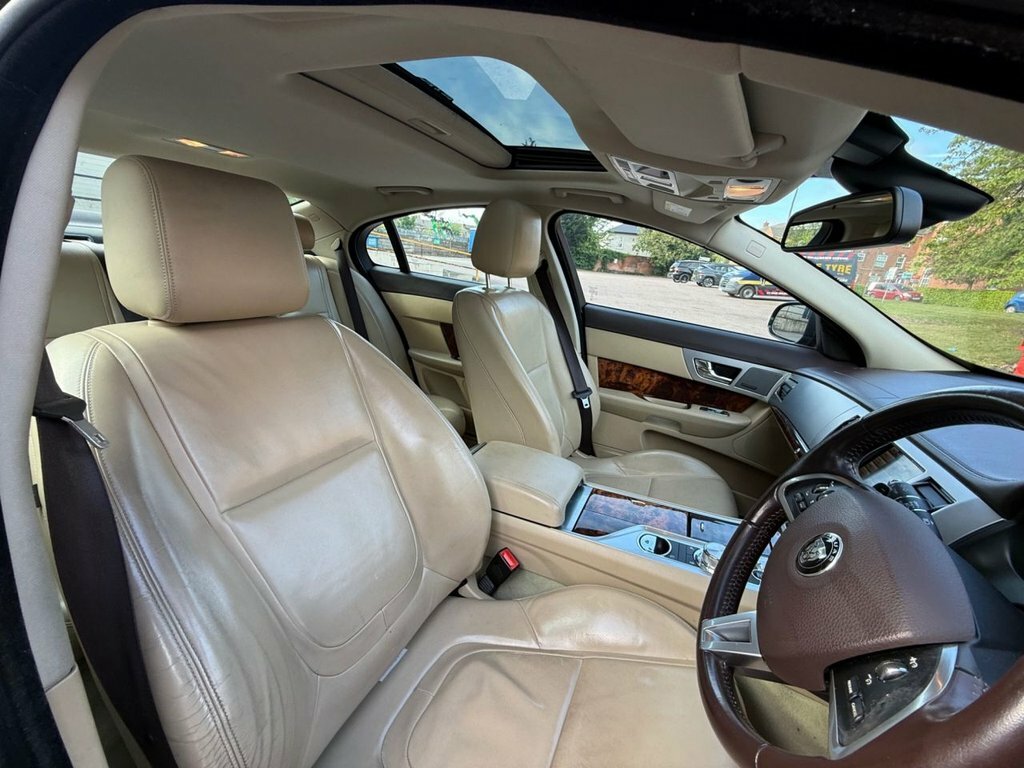 Jaguar XF 2.2L Premium Luxury LX14YTY Black #4