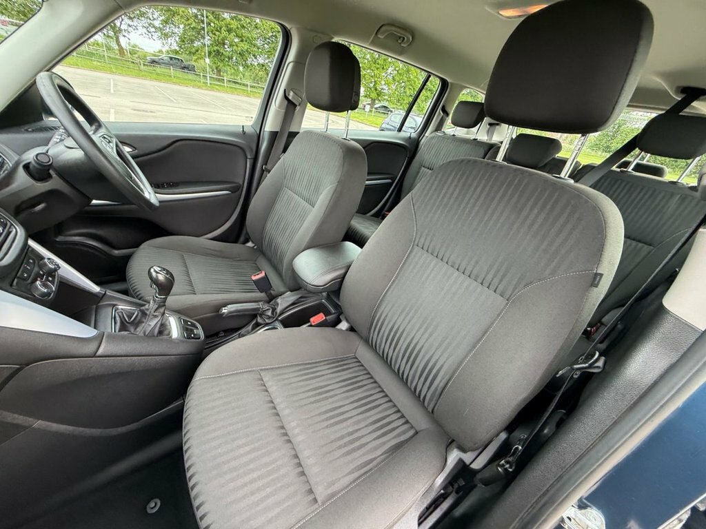 Vauxhall Zafira Tourer 1.8L Exclusiv Blue #3