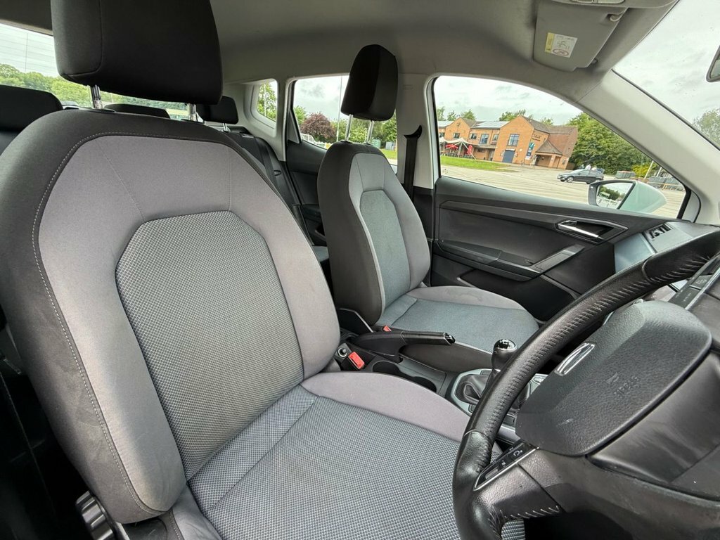 Seat Arona 1.6L Se Technology Lux HG69BCY White #3