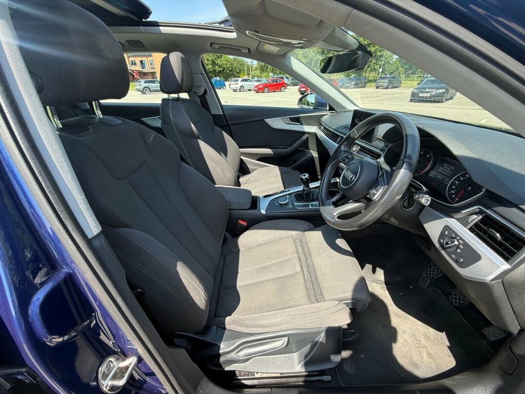 Audi A4 Avant 2L Sport DE17GKZ Blue #3