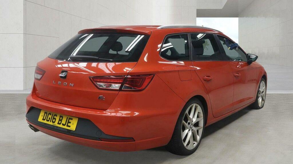 Seat Leon Estate 2.0 Tdi Fr Sport Tourer Dsg Euro 6 Ss DG16BJE Red #4