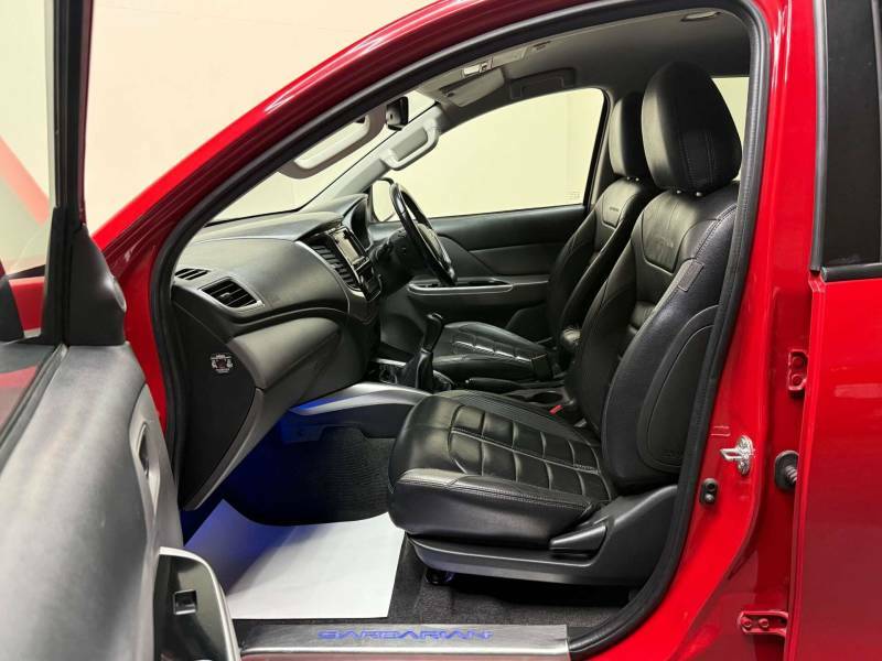 Mitsubishi L200 2.4 L200 Barbarian Di-d 4Wd - 2017 67 WV67HMO Red #3