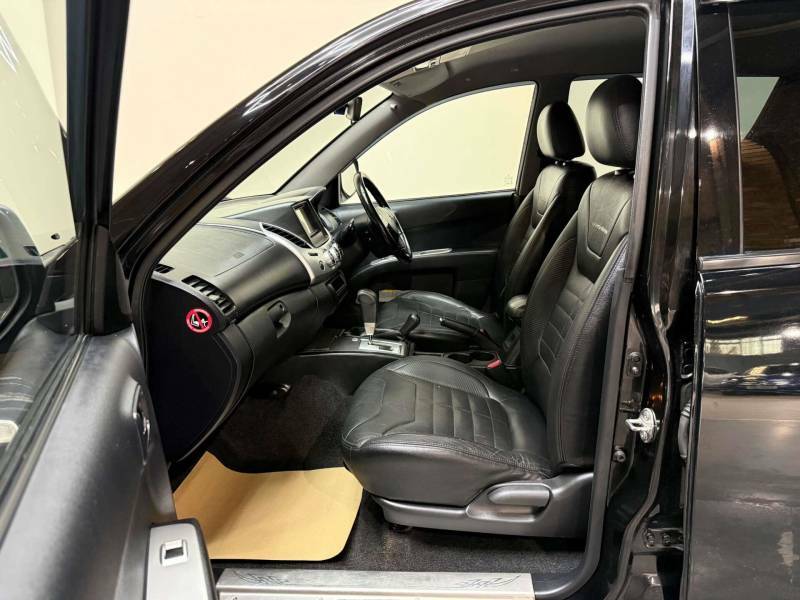 Mitsubishi L200 2.5 L200 Barbarian Lwb Double Cab Di-d 4X4 4W Black #4