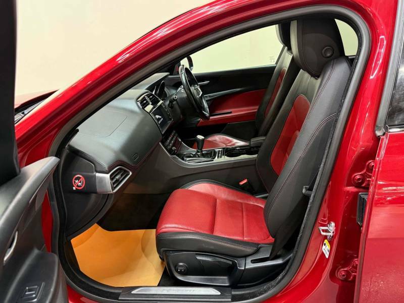 Jaguar XE 2.0 Xe R-sport D - 2015 65 Red #4
