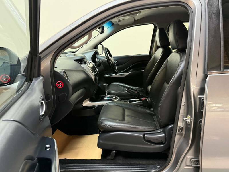 Nissan Navara 2.3 Navara Tekna Dci 4Wd - 2021 21 E19RSG Grey #4