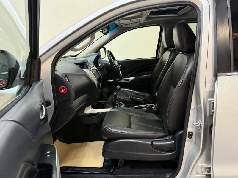 Nissan Navara 2.3 Navara Tekna Dci 4Wd - 2017 17 YM17NOH Silver #4