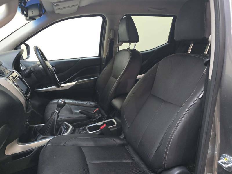 Nissan Navara 2.3 Navara Tekna Dci 4Wd - 2017 17 BC17RFE Grey #4
