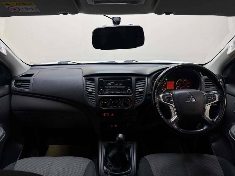 Mitsubishi L200 2.4 L200 4Life Di-d 4Wd - 2019 69 DX69OVN White #4