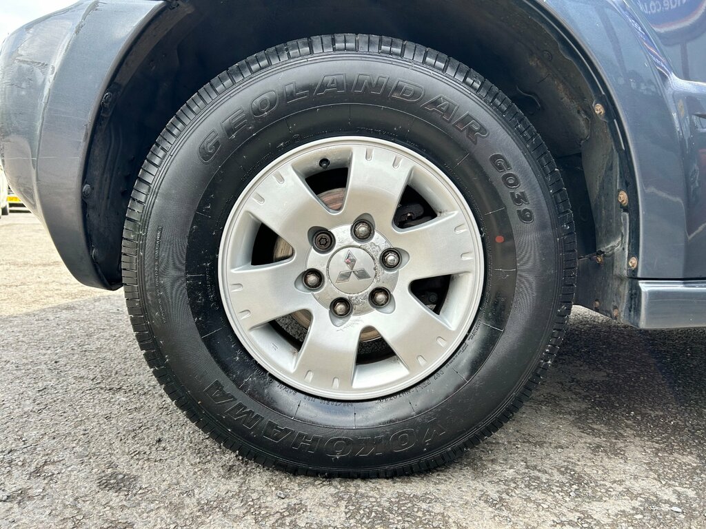 Mitsubishi Shogun 3.2 Di-d Elegance Silver #17