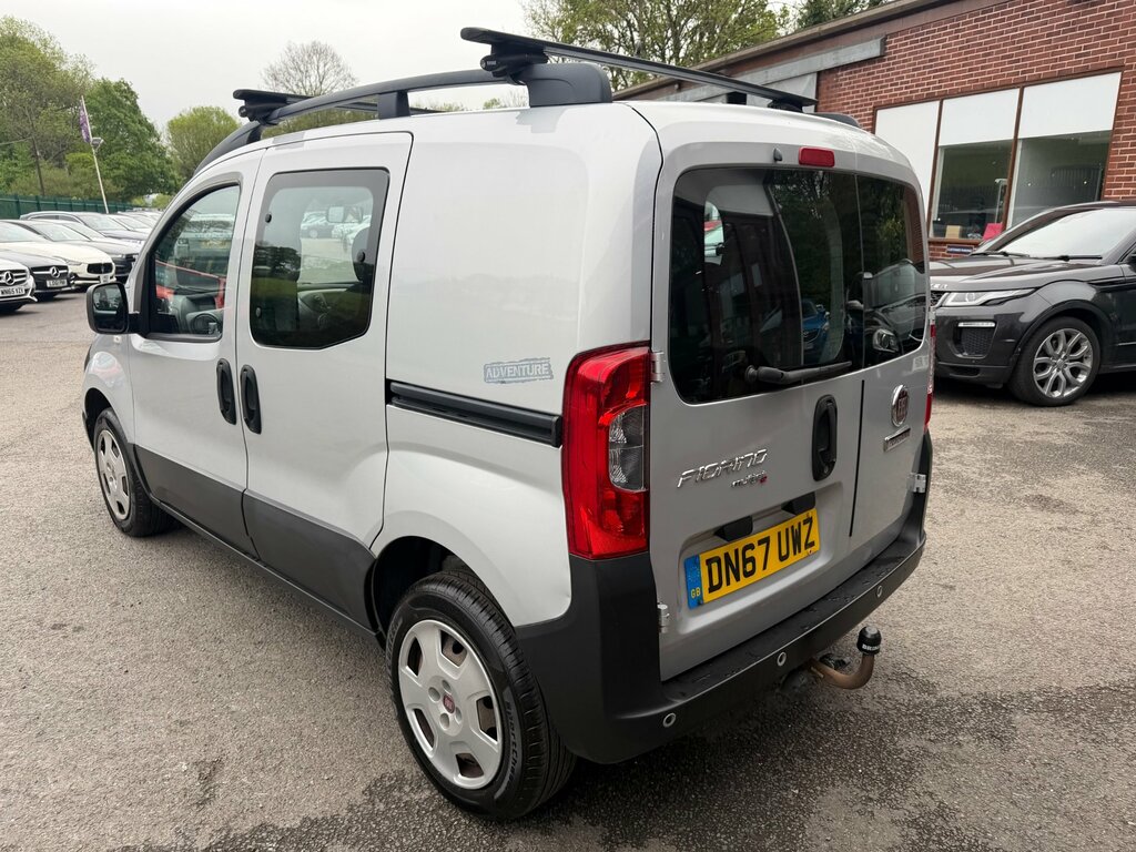 Fiat Fiorino 1.3 Multijetii Adventure Combi Van Manu Grey #5