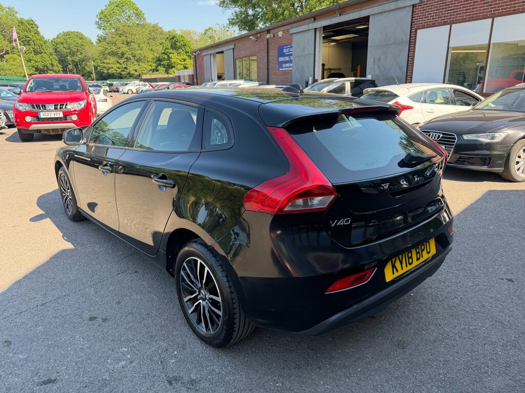 Volvo V40 2.0 T2 Momentum Hatchback Euro 6 KY18BPO Black #5