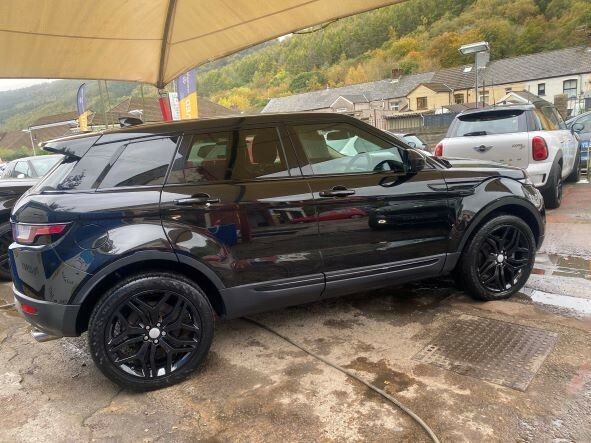 Land Rover Range Rover Evoque Suv 2.0 Td4 Se Tech 201666 AM66RNM Black #2