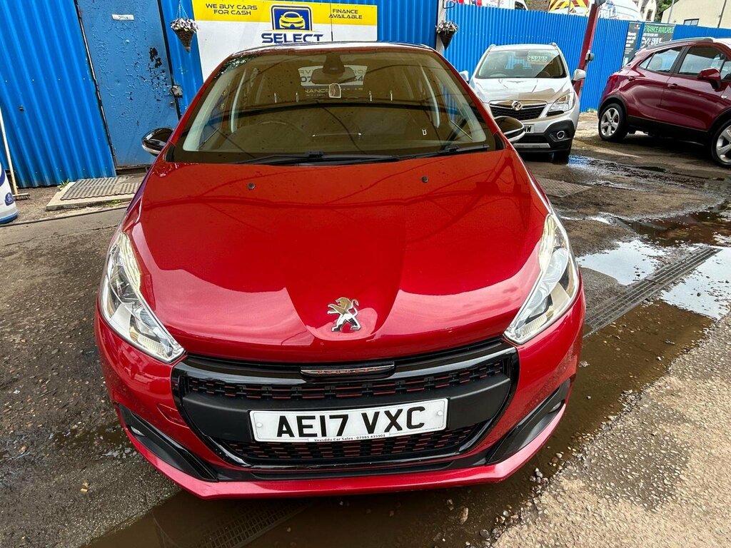 Peugeot 208 Hatchback 1.6 Bluehdi Gt Line Euro 6 Ss 20 AE17VXC Red #2