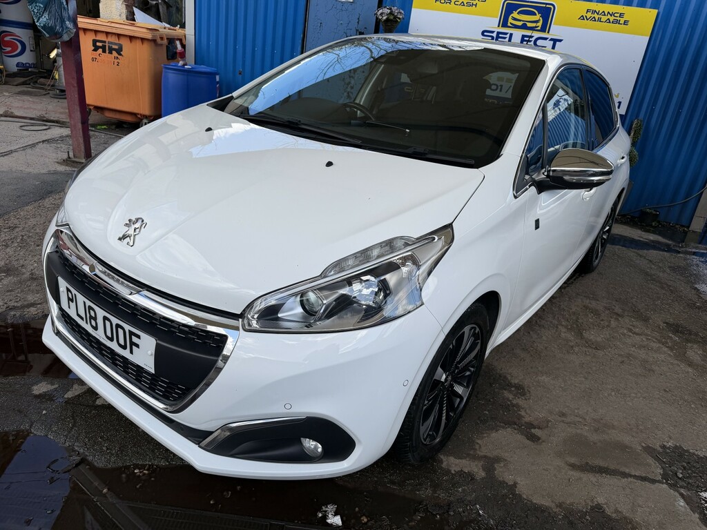 Peugeot 208 Hatchback 1.2 Puretech Tech Edition 201818 PL18OOF White #3