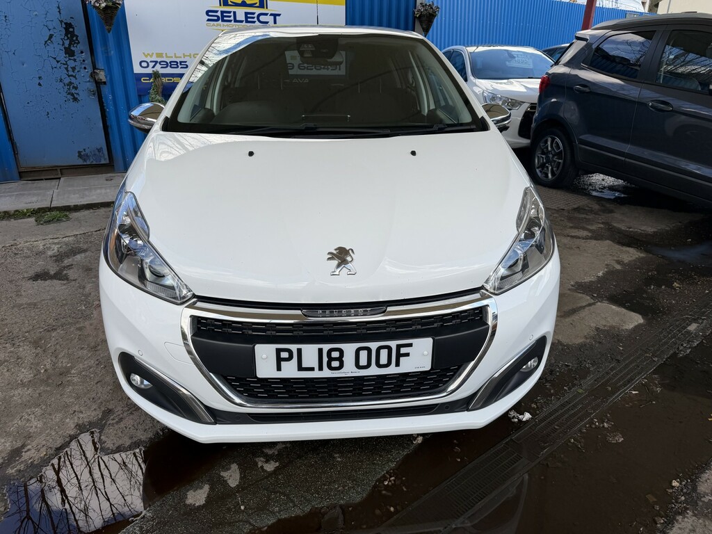 Peugeot 208 Hatchback 1.2 Puretech Tech Edition 201818 PL18OOF White #2